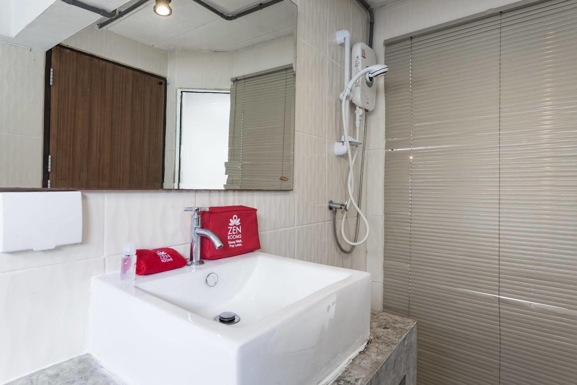 Zen Rooms Basic Nanai Phuket パトン エクステリア 写真